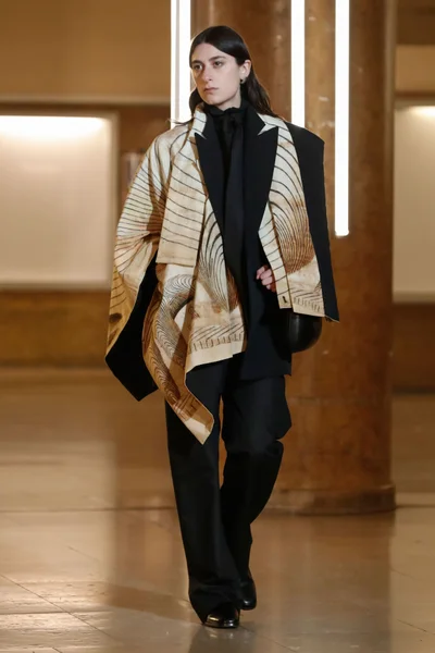 Look 52